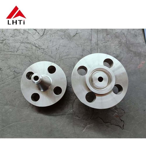 Berita perusahaan terbaru tentang Lihua Titanium: Menguasai Flanges Titanium dan Memperluas Kehadiran Internasional