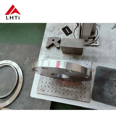 Harga yang pantas Gr5 Gr7 Kelas 150 ASME B16.5 Titanium Flanges Slip On Flange Raised Face SORF untuk sistem pipa on line